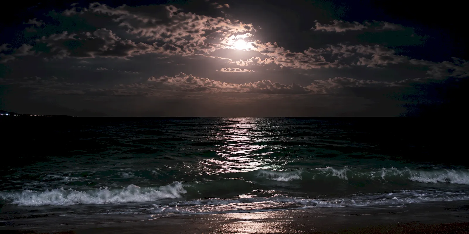 Isla Mujeres coastline at night